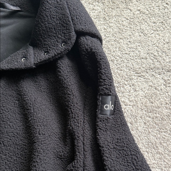 ALO Yoga Black Micro Sherpa Envy Shacket - Picture 3 of 4